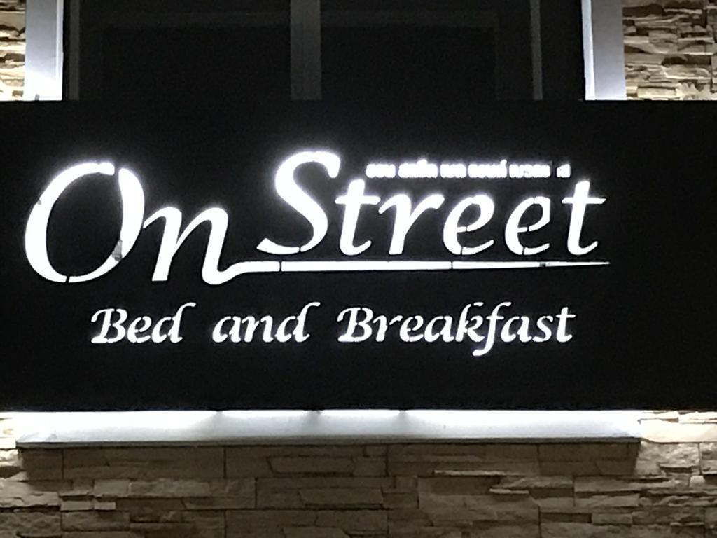 On Street Bed And Breakfast Ban Karon Buitenkant foto